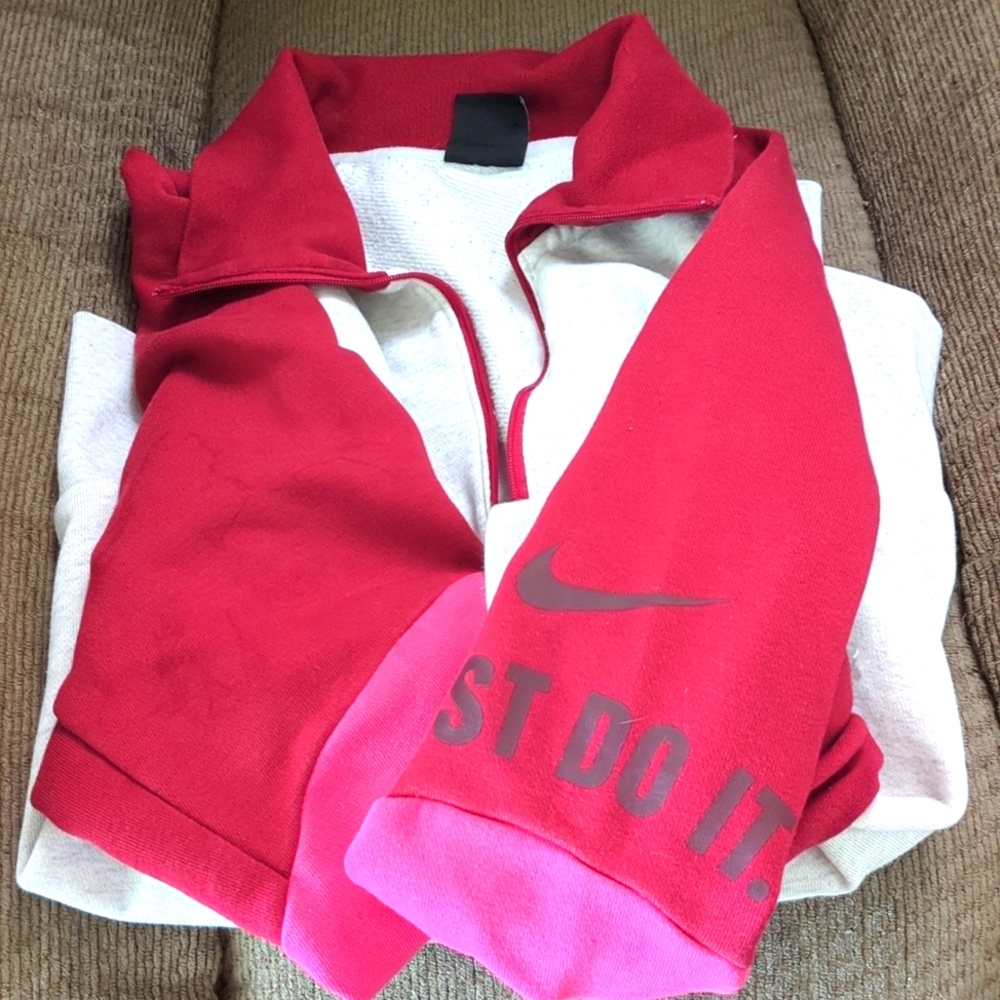 Nike dry fit long sleeve with pockets on sides